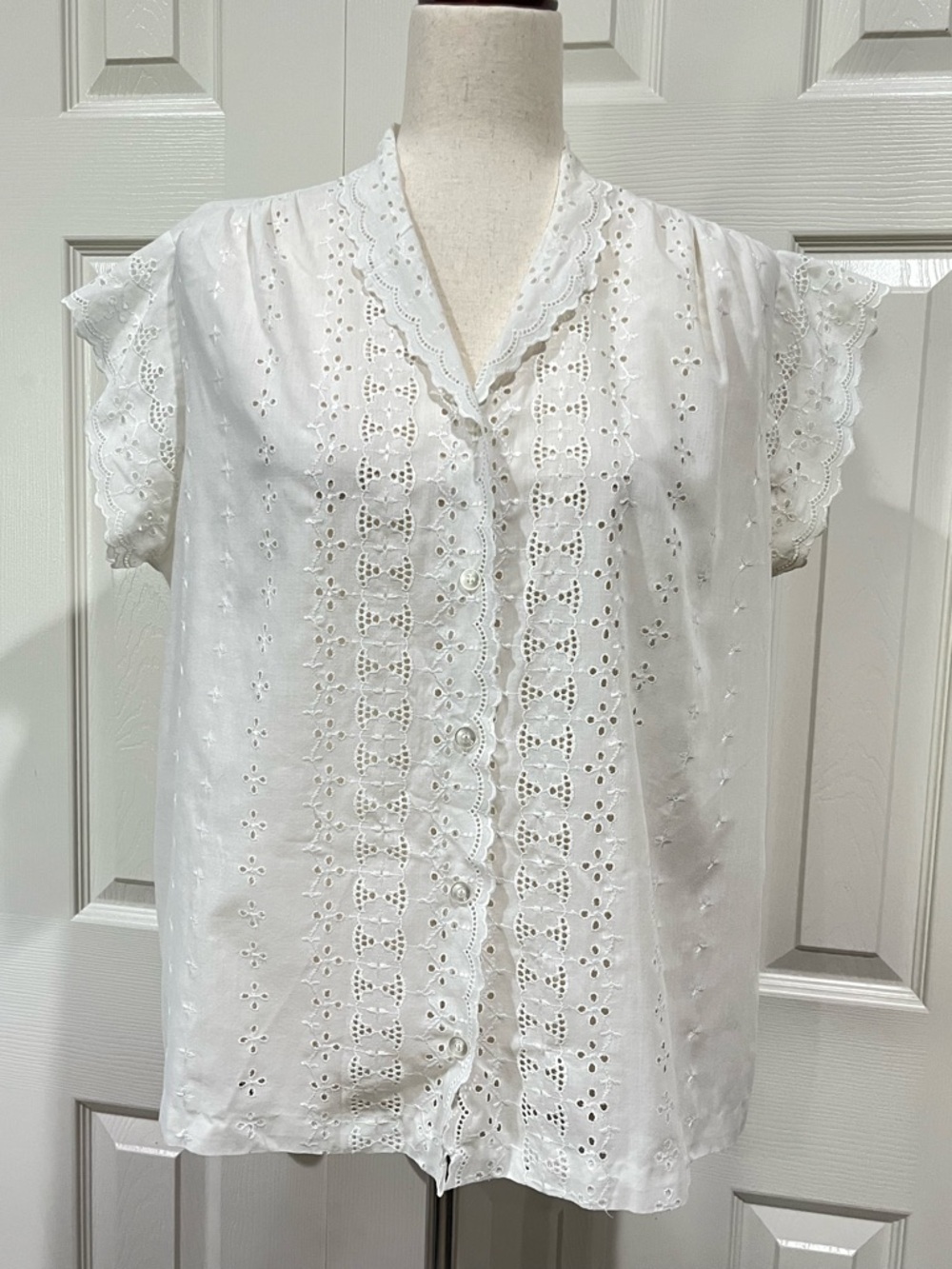 Vintage White Eyelet Button-Front Short Sleeve Blouse